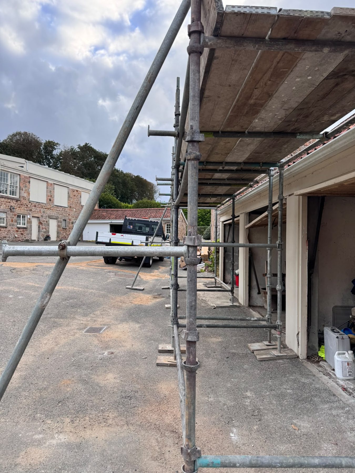 Scaffold along a building frontage